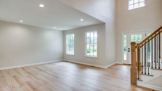 6311 Utica Rd, Louisville, KY 40214