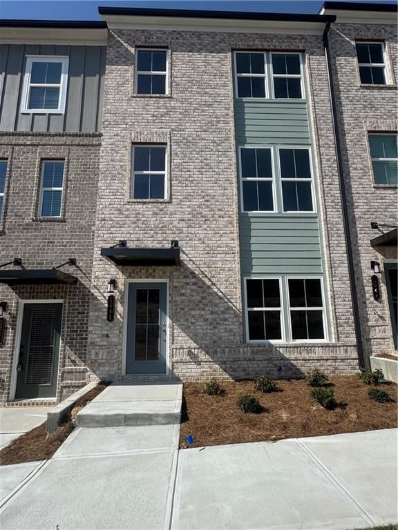 1045 Bullpen Dr, Lawrenceville, GA 30043