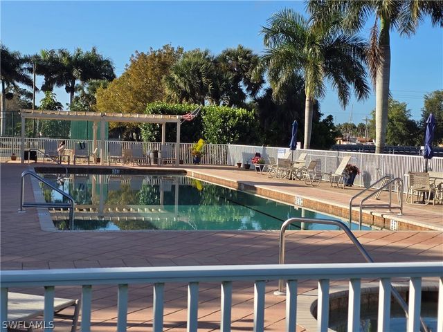 25069 Peacock LN 101, Naples, FL 34114