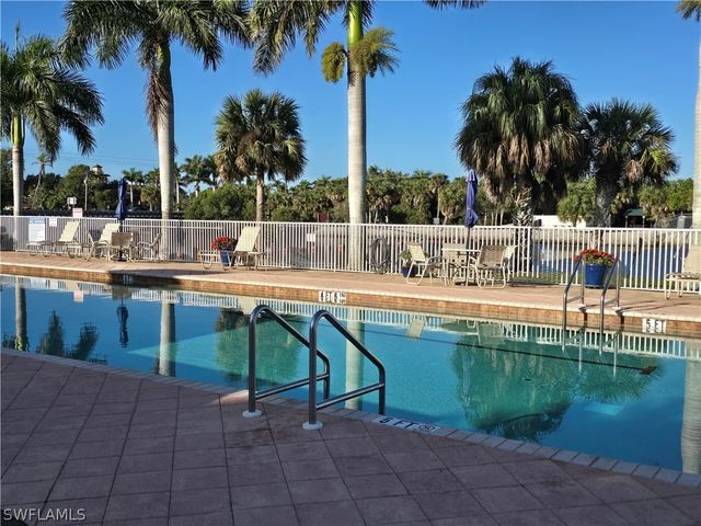 25069 Peacock LN 101, Naples, FL 34114