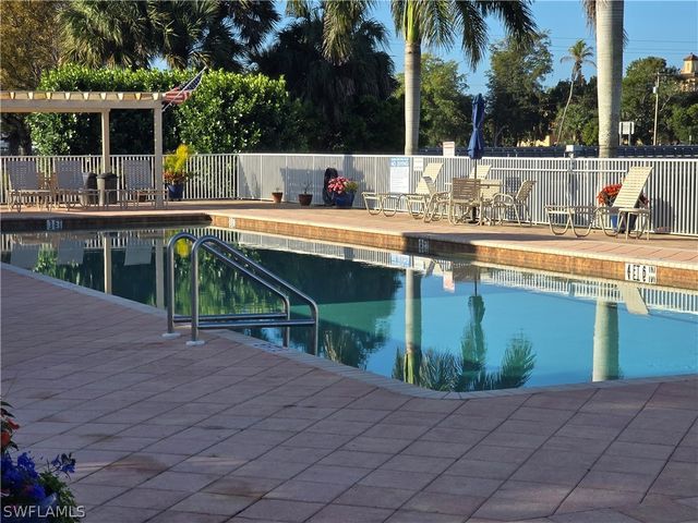 25069 Peacock LN 101, Naples, FL 34114