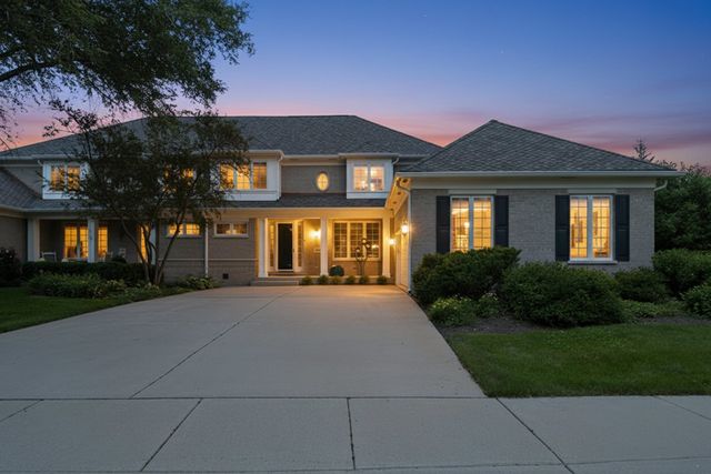 2004 Claridge Court, Northbrook, IL 60062