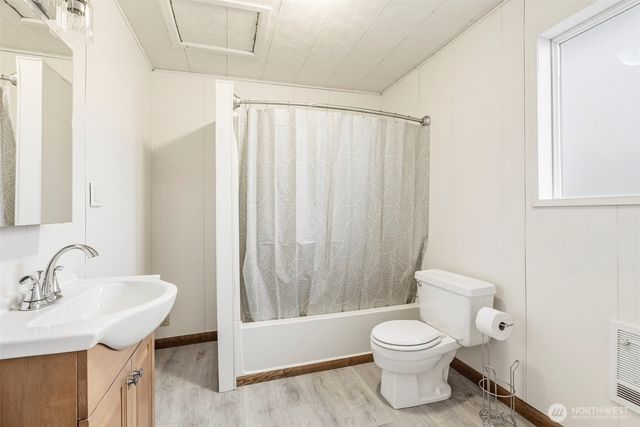 175 Jacobson Road, Cathlamet, WA 98612