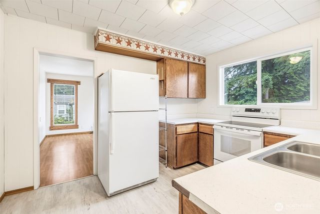 175 Jacobson Road, Cathlamet, WA 98612
