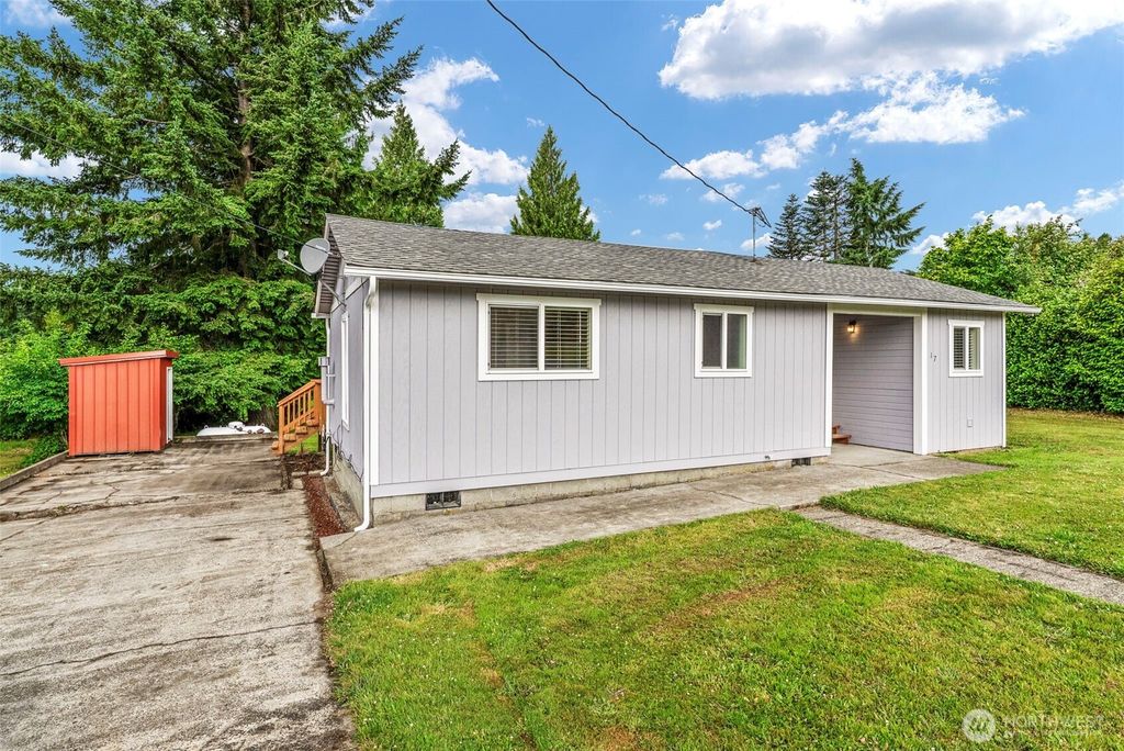 175 Jacobson Road, Cathlamet, WA 98612