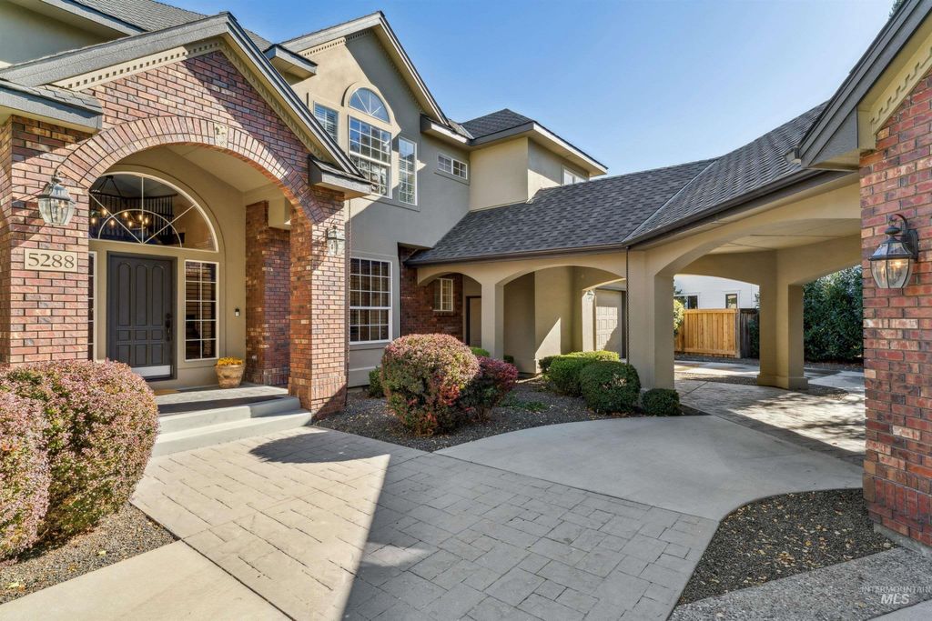 5288 S Farmhouse Place, Boise, ID 83716