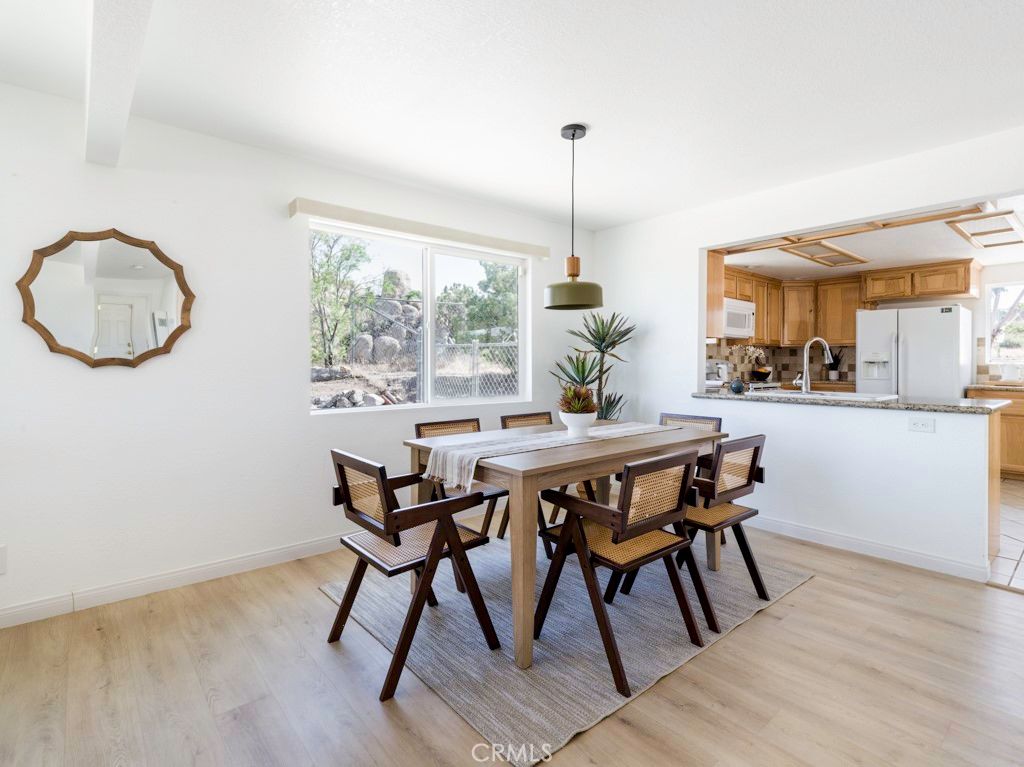 Image 14 of property listing at 5564 Old Woman Springs Road, Yucca Valley, CA 92284