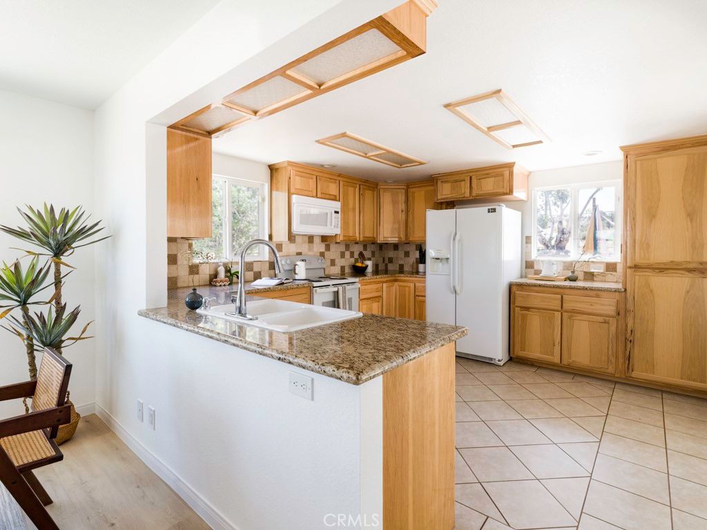 Image 15 of property listing at 5564 Old Woman Springs Road, Yucca Valley, CA 92284