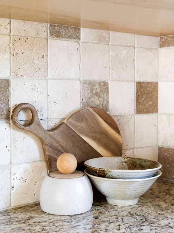 Image 18 of property listing at 5564 Old Woman Springs Road, Yucca Valley, CA 92284