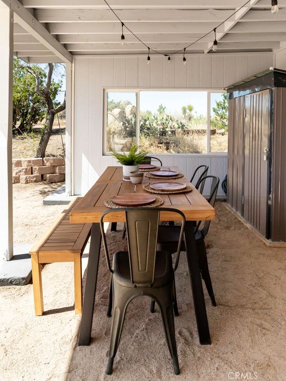 Image 39 of property listing at 5564 Old Woman Springs Road, Yucca Valley, CA 92284