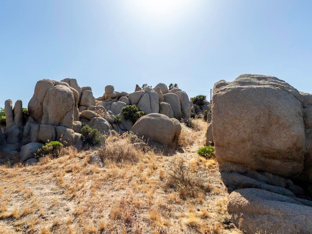 Image 4 of property listing at 5564 Old Woman Springs Road, Yucca Valley, CA 92284