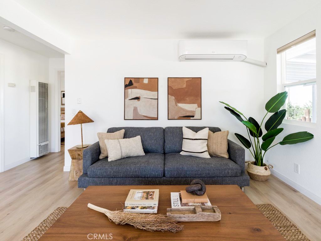 Image 6 of property listing at 5564 Old Woman Springs Road, Yucca Valley, CA 92284