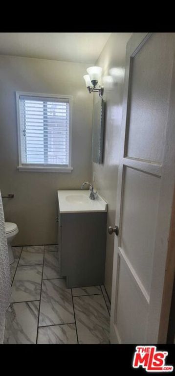 Image 5 of property listing at 3475 Carmona Avenue, Baldwin Hills, CA 90016