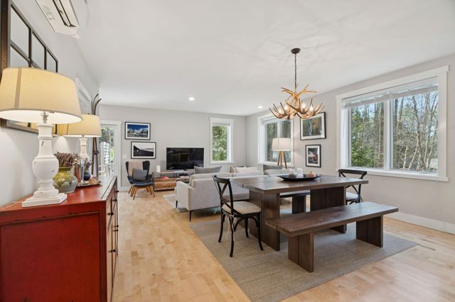 207 Hartness Way, Hartford, VT 05059