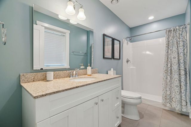 207 Hartness Way, Hartford, VT 05059