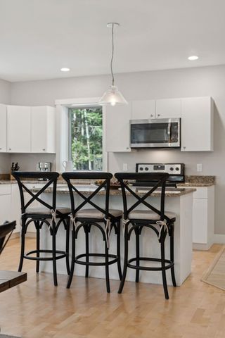 207 Hartness Way, Hartford, VT 05059