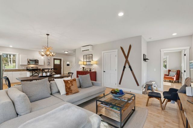 207 Hartness Way, Hartford, VT 05059