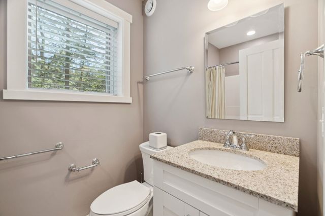 207 Hartness Way, Hartford, VT 05059