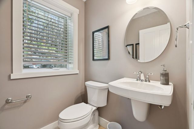 207 Hartness Way, Hartford, VT 05059