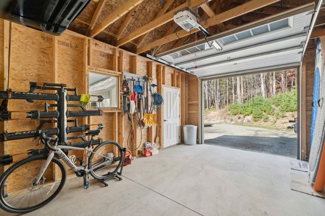 207 Hartness Way, Hartford, VT 05059