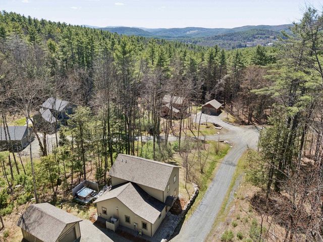 207 Hartness Way, Hartford, VT 05059
