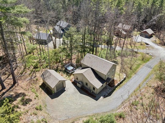 207 Hartness Way, Hartford, VT 05059