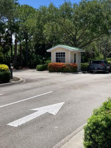 1571 SE HAMPSHIRE Way 102, Stuart, FL 34994