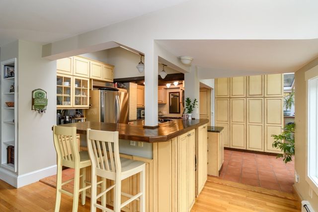30 S River St, Wellesley, MA 02482