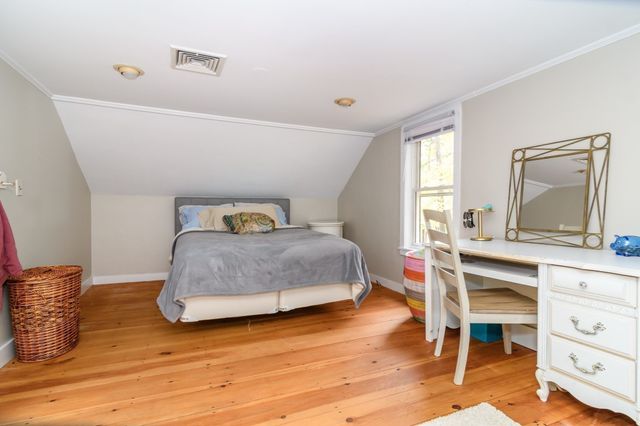 30 S River St, Wellesley, MA 02482