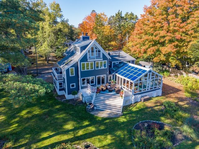 30 S River St, Wellesley, MA 02482