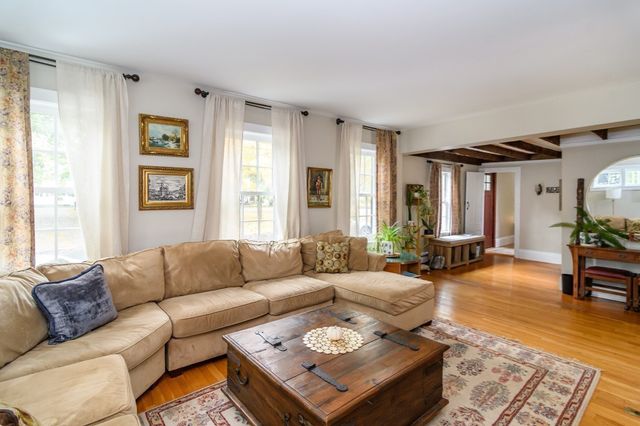 30 S River St, Wellesley, MA 02482