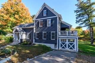 30 S River St, Wellesley, MA 02482