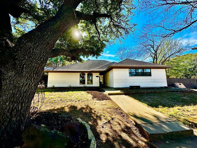 101 Middlefield Drive, Pottsboro, TX 75076