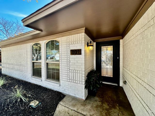 101 Middlefield Drive, Pottsboro, TX 75076