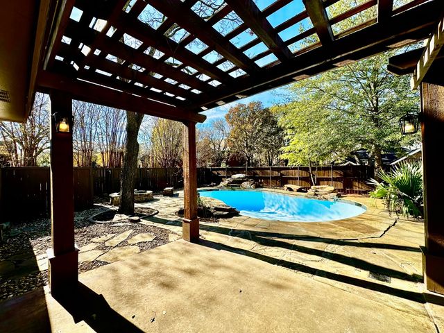 101 Middlefield Drive, Pottsboro, TX 75076