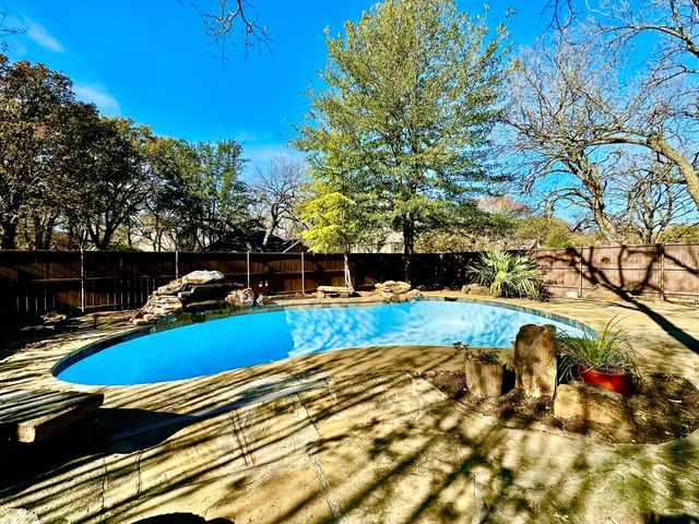 101 Middlefield Drive, Pottsboro, TX 75076