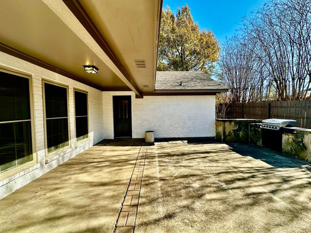 101 Middlefield Drive, Pottsboro, TX 75076