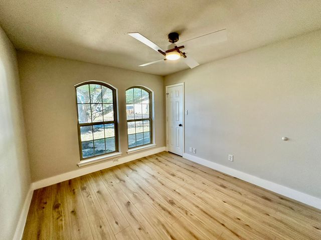 101 Middlefield Drive, Pottsboro, TX 75076