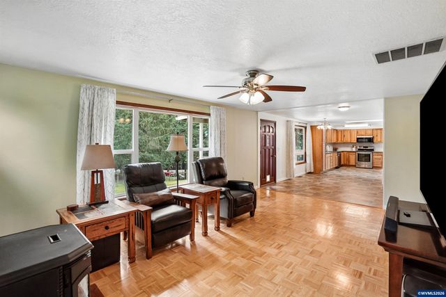 28826 Berlin Rd, Sweet Home, OR 97386