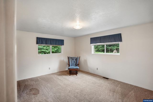 28826 Berlin Rd, Sweet Home, OR 97386