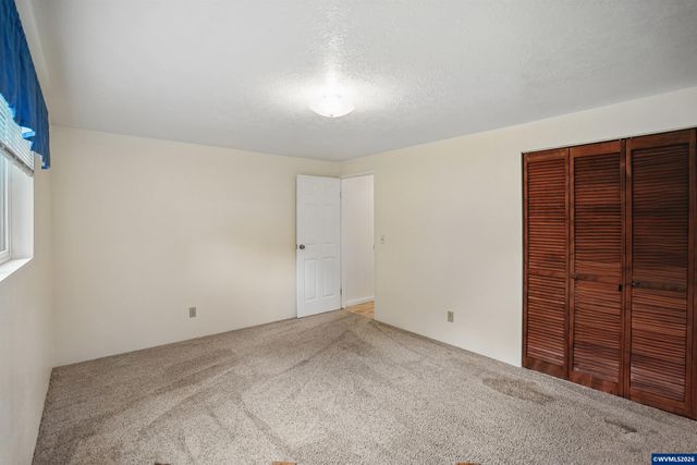 28826 Berlin Rd, Sweet Home, OR 97386