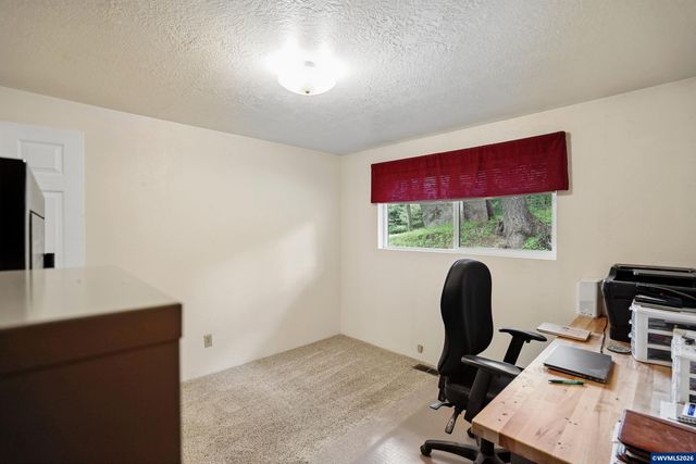 28826 Berlin Rd, Sweet Home, OR 97386