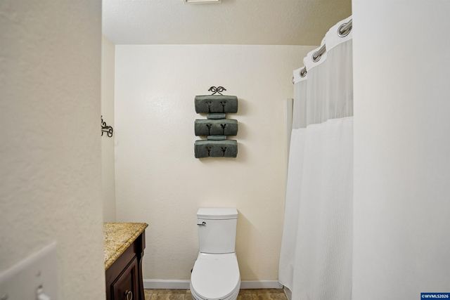 28826 Berlin Rd, Sweet Home, OR 97386