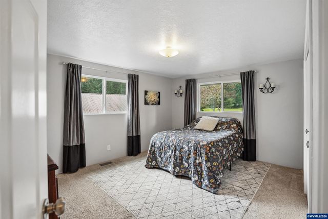 28826 Berlin Rd, Sweet Home, OR 97386