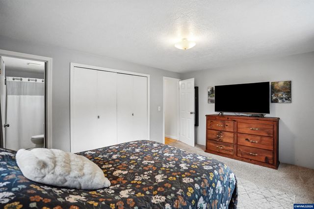 28826 Berlin Rd, Sweet Home, OR 97386