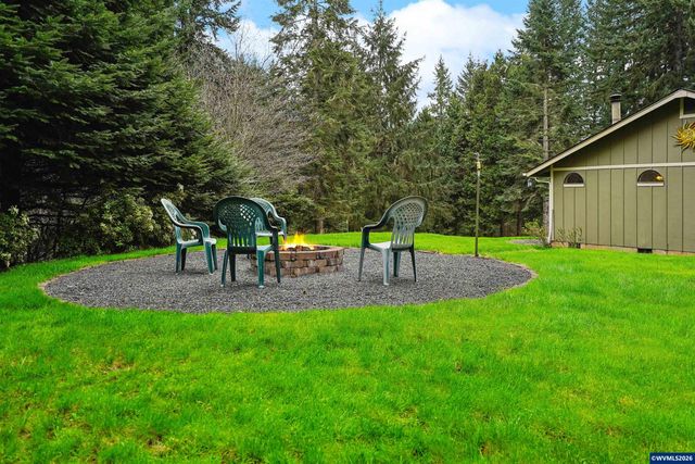 28826 Berlin Rd, Sweet Home, OR 97386