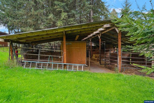 28826 Berlin Rd, Sweet Home, OR 97386