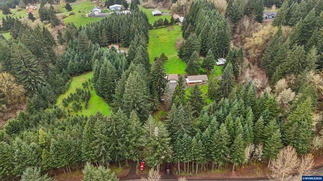 28826 Berlin Rd, Sweet Home, OR 97386