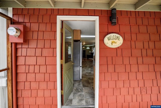 28826 Berlin Rd, Sweet Home, OR 97386