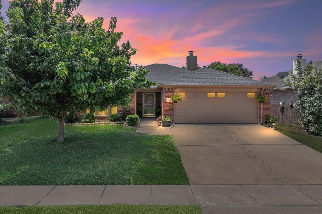 3604 Desert Mesa Road, Fort Worth, TX 76262
